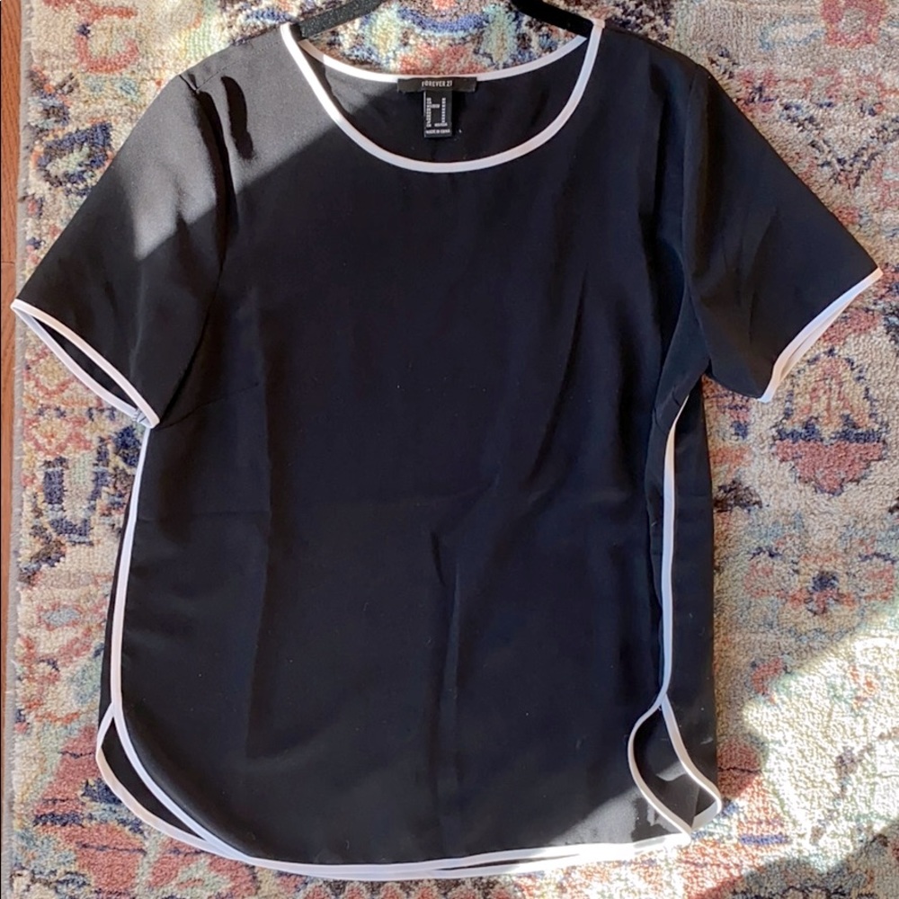 Black & White Ribbed Short-Sleeve Shirt